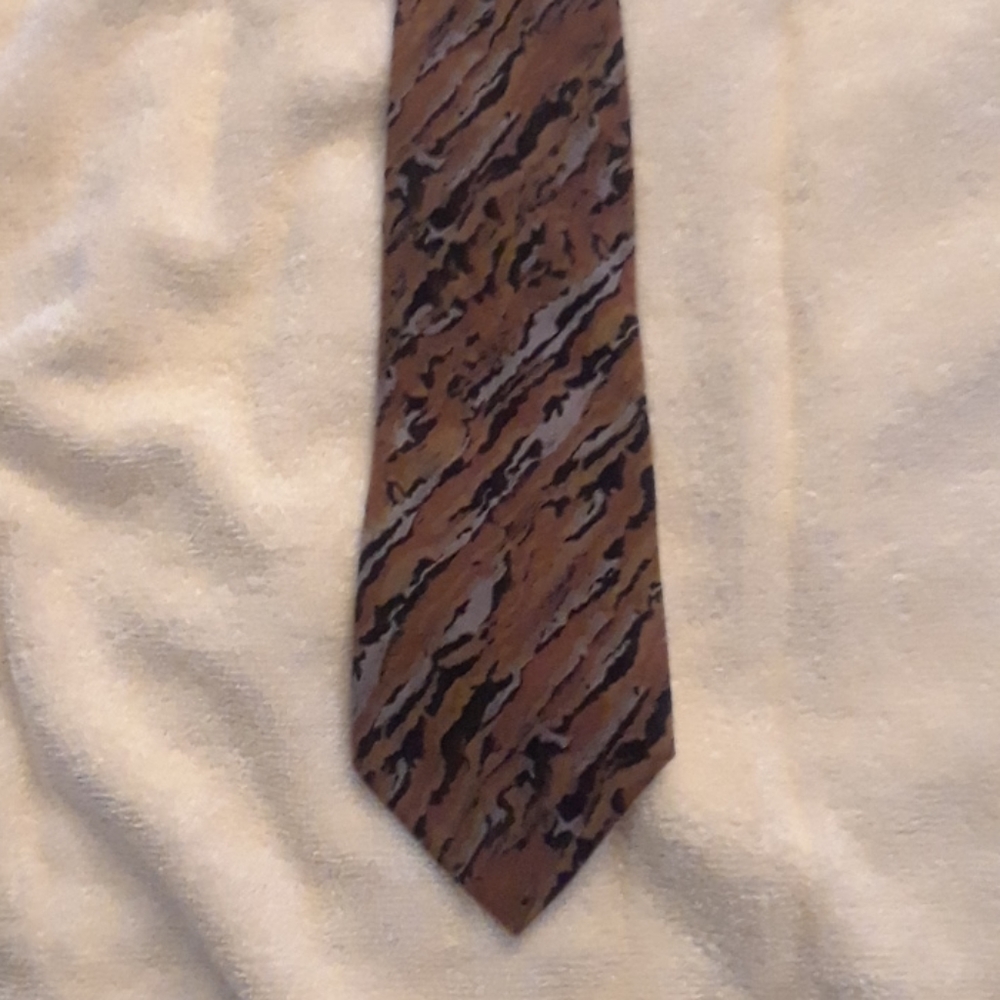 Men's necktie
